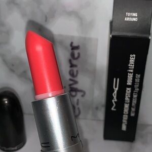 TOYING AROUND PLAYLAND Amplified Lipstick MAC